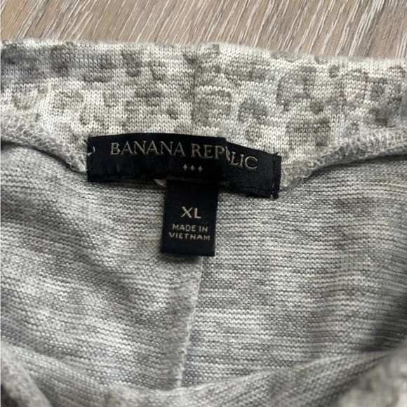 Banana Republic Gray Cowl Neck Sweater - Picture 4 of 4